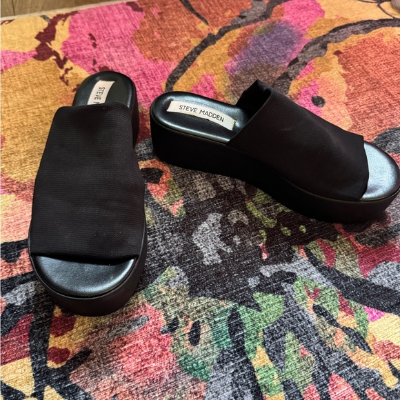 Steve Madden Black Platform 90’s Slides - Picture 7 of 8